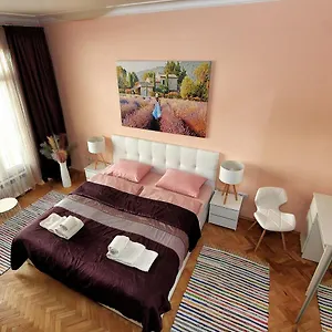 https://colorful-apartment.sofiahotelsbg.com