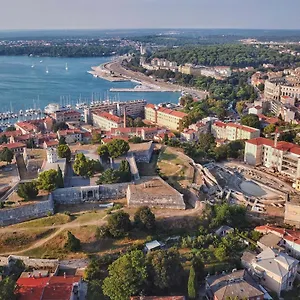 Apartment Candler's Old Town, Pula
